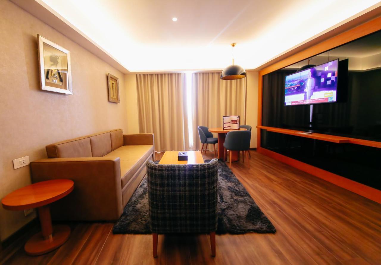 Bravia Hotel Ніамей Екстер'єр фото
